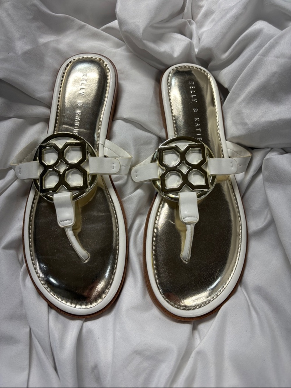 Kelly & Katie White and Gold  Logo Thong slide in Sandals size 71/2